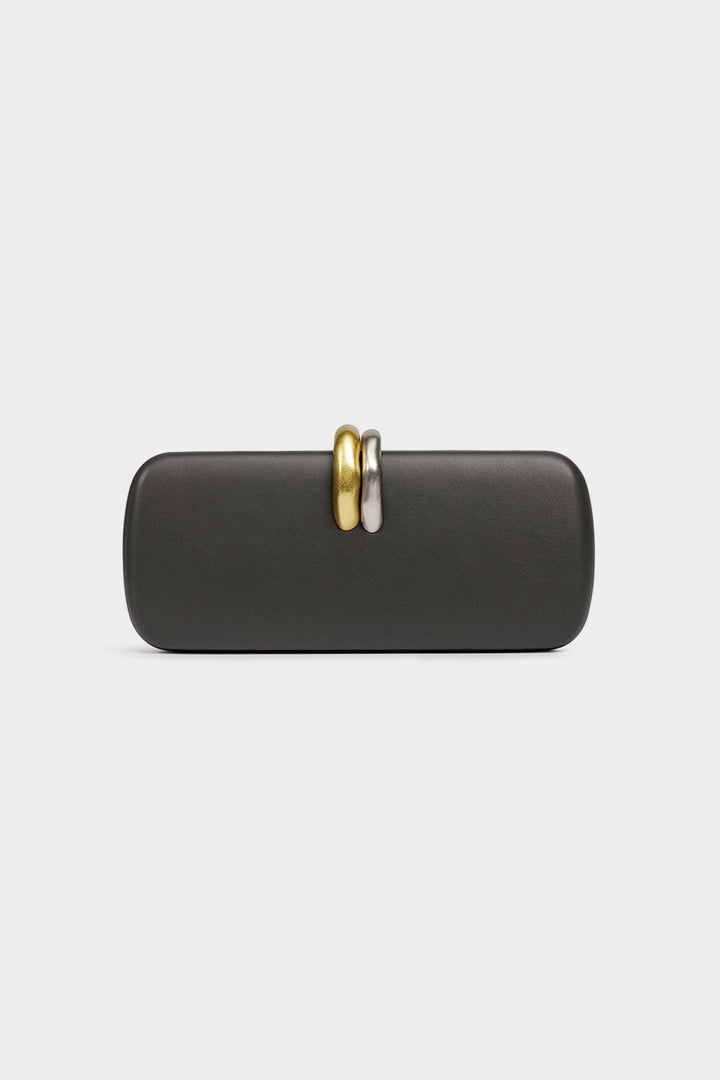 Crossbody kabelka z umelej kože s retiazkou