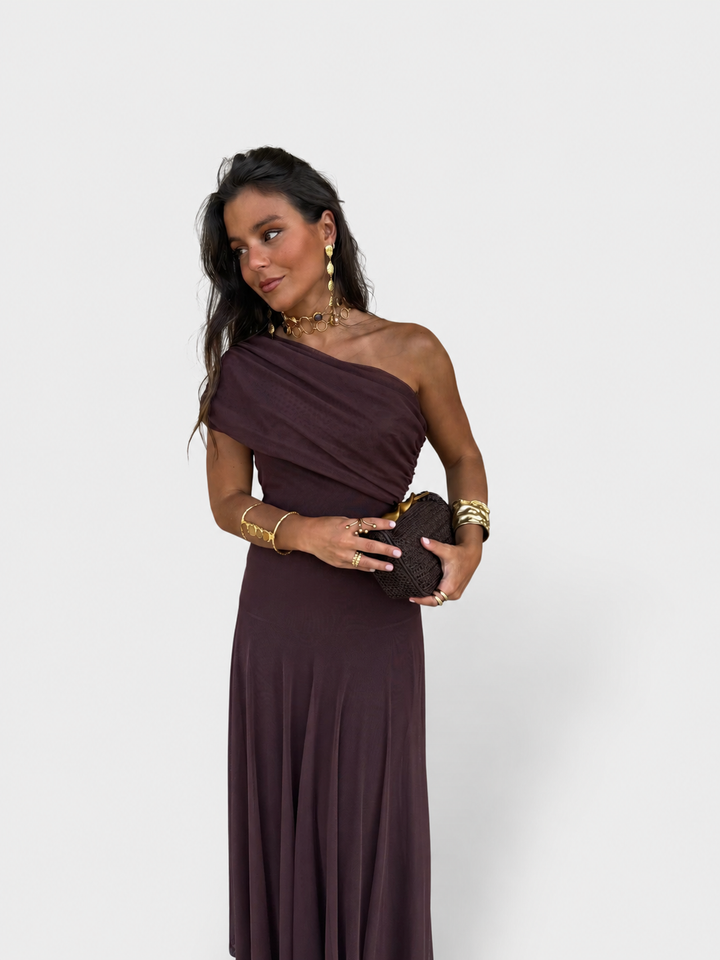 Vestido Elegante de Hombros Descubiertos con Caída Fluida