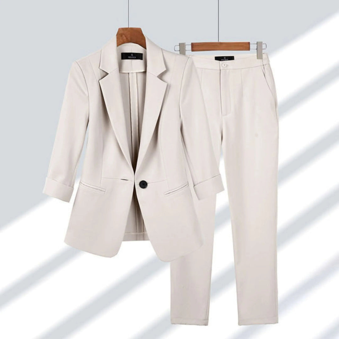 Radana | Elegantný komplet s rafinovaným strihom – MODERA