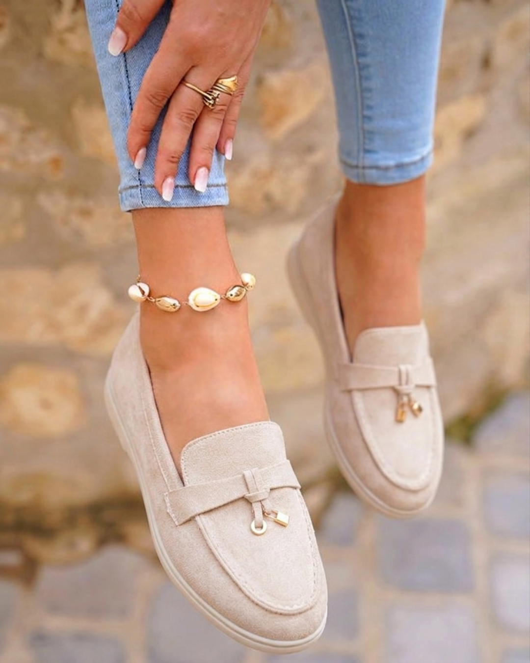 Elegantné loafers s kovovým detailom