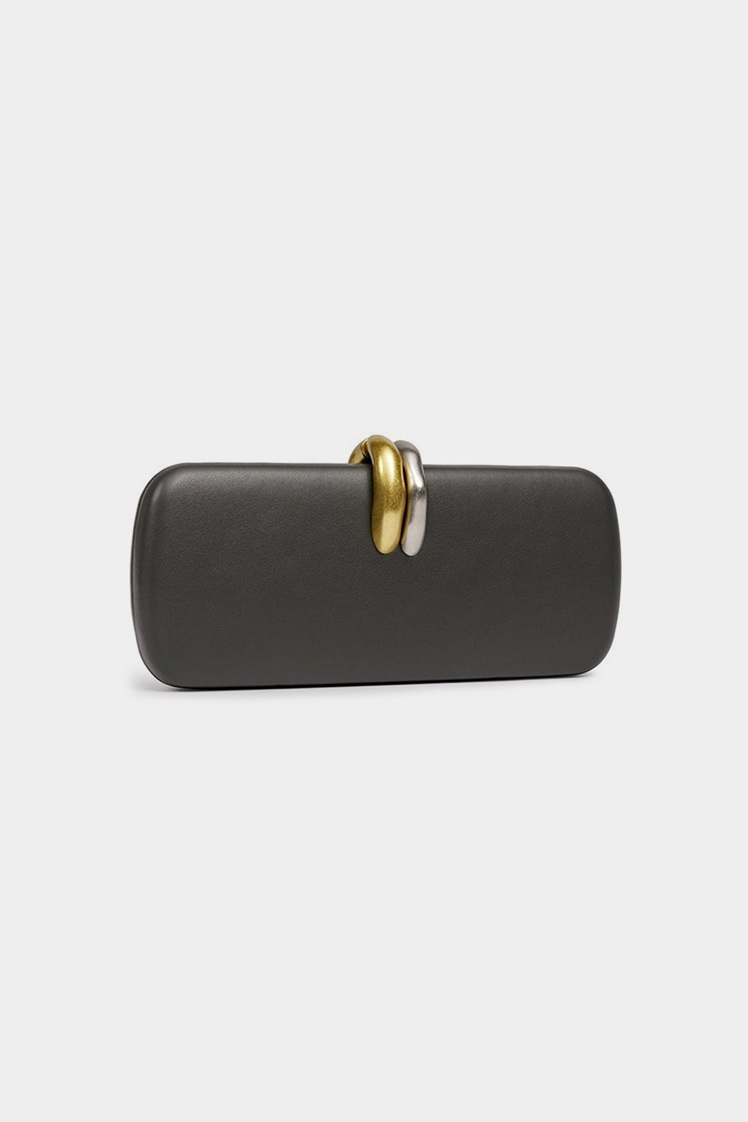 Crossbody kabelka z umelej kože s retiazkou