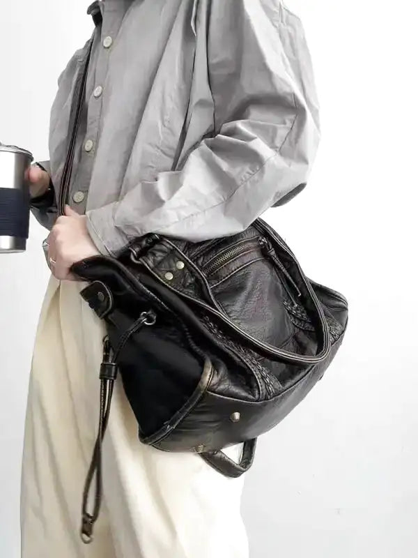 Pevná kožená crossbody kabelka