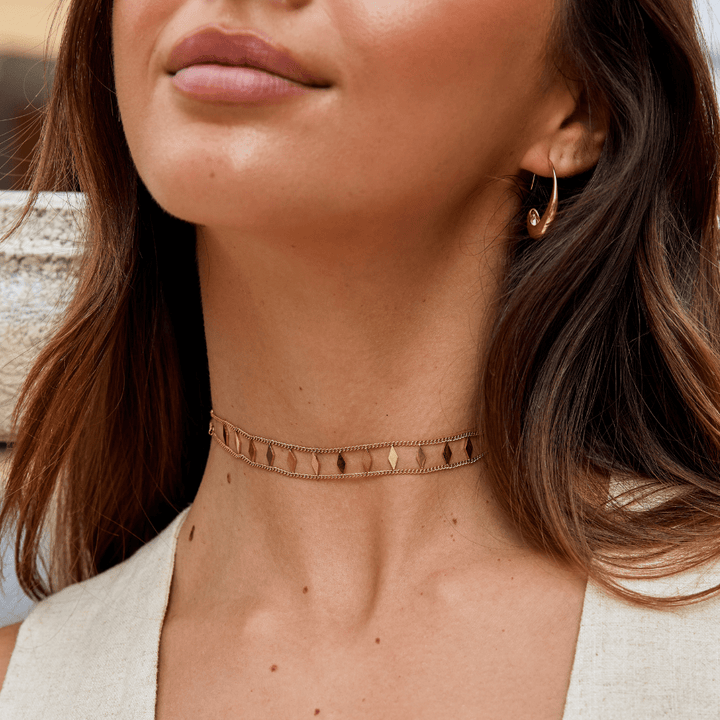 Zlatý choker Zara